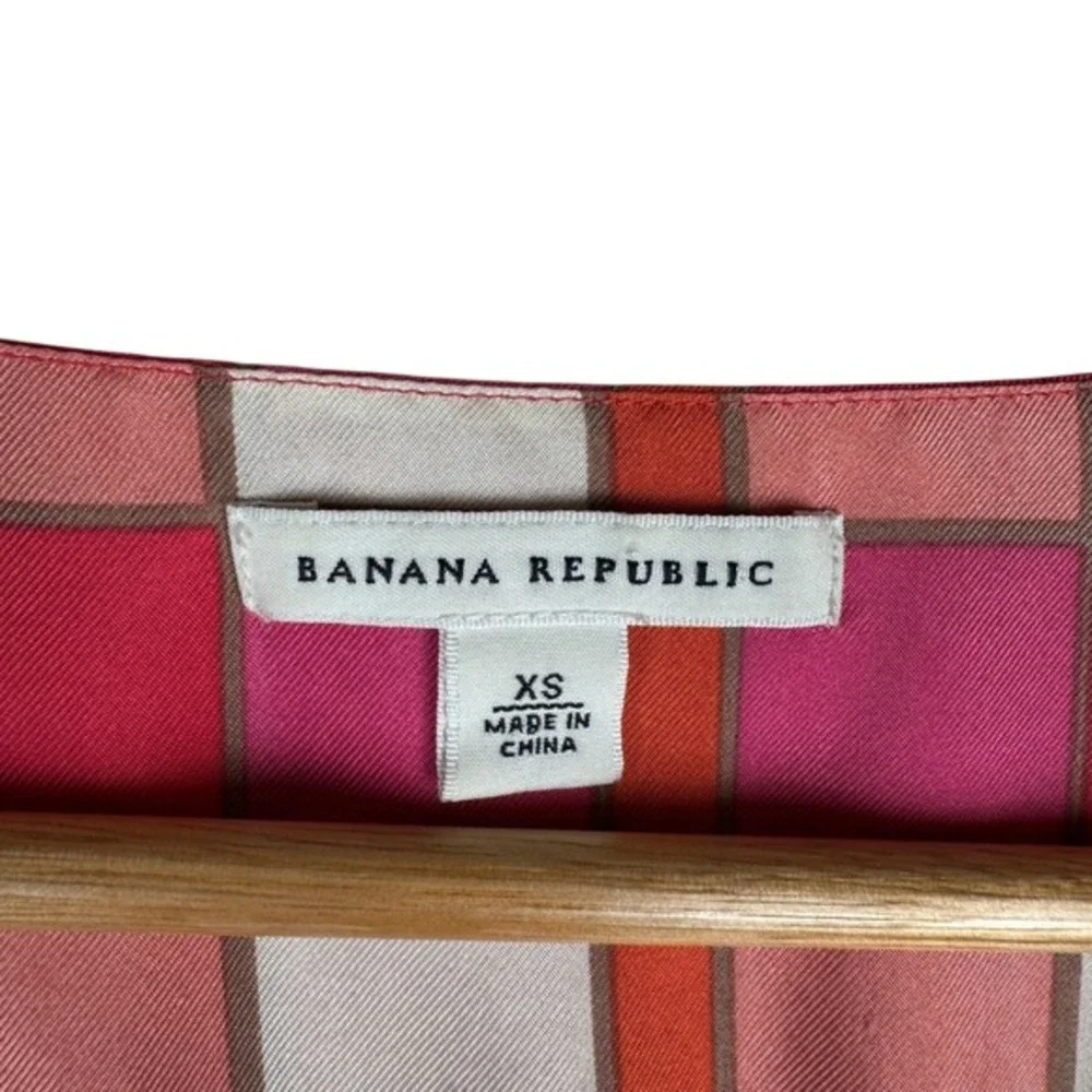 Banana Republic 100% Silk Wrap Top‎ Womens Size XS Y2K Retro Geometric Plaid